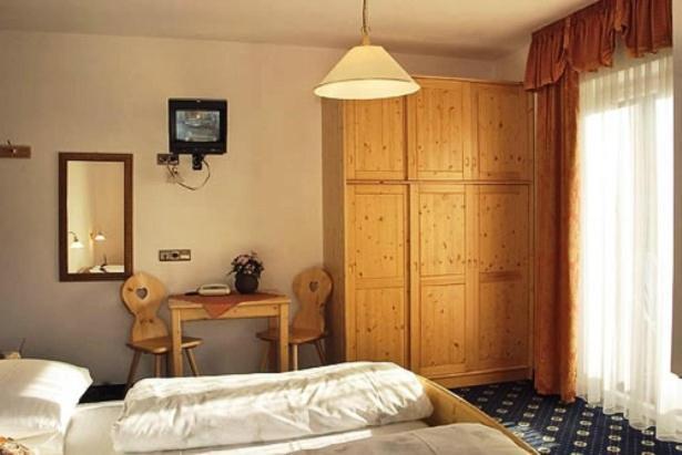 Hotel Silvesterhof Dobbiaco Habitación foto