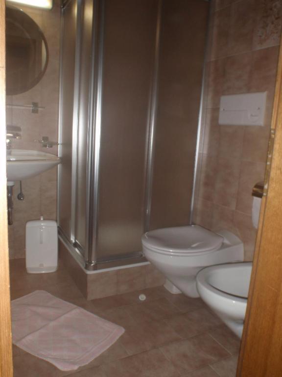 Hotel Silvesterhof Dobbiaco Habitación foto