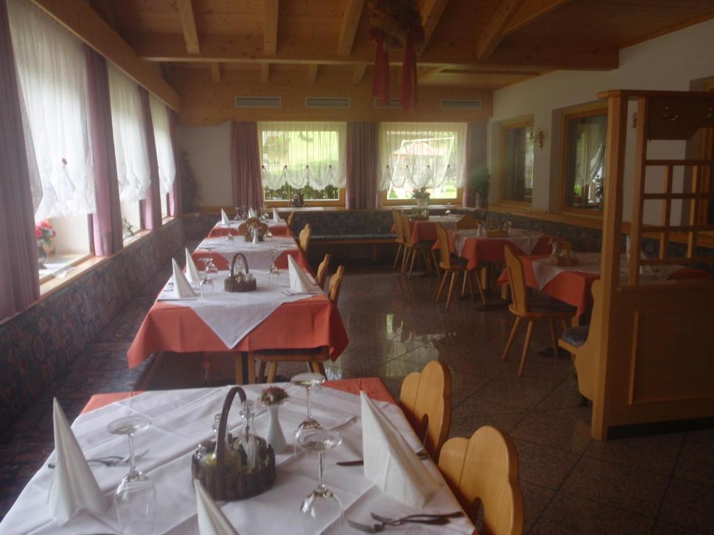 Hotel Silvesterhof Dobbiaco Exterior foto